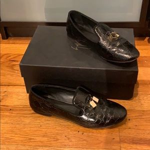 Pre-Loved Giuseppe Zanotti Flats Crocodile Leather